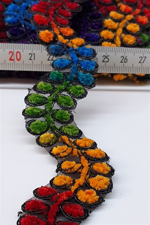 Su Yolu Desenli Antik Şerit Güpür