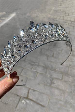 الجملة فضية اللون المكوك منقوشة تاج الزفاف لينا