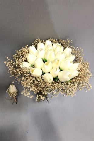 باقة الزفاف بالجملة مع التوليب الرطب ورقائق الكريمة