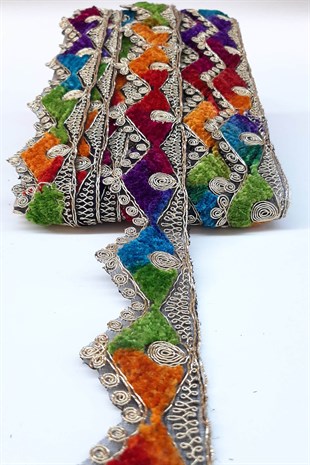 Üçgen Kenar Desenli Antik Şerit Güpür