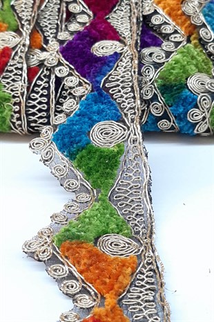 Üçgen Kenar Desenli Antik Şerit Güpür