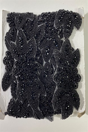 شريط مزين بحجر نقش الأزهار باللون الأسود