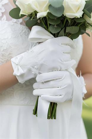 Victor İncili Saten Gelin Eldiveni - Tüy ve Fiyonk Detaylı Lüks Nikah Eldiveni