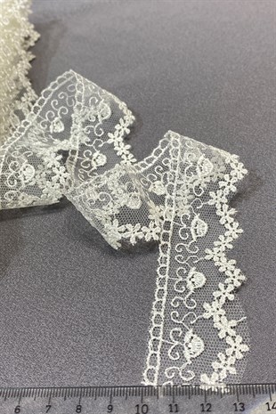 Yapraklı Çiçek Desen Kenar Güpür Dantel Fisto 9 mt
