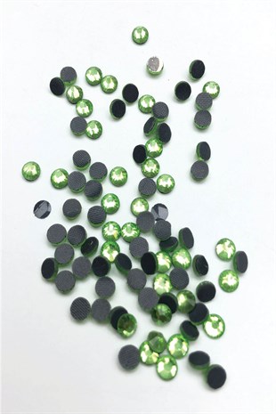Green Iron-on Glass Stone Beads 25 gr
