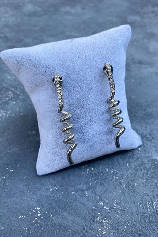 Yılan Desenli Taşlı Küpe