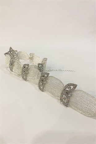 حزام ألباني من القش والحجر مزين بنجمة