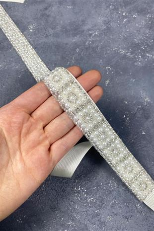 حزام فستان حجري مطرز بالخرز الكريمي المكثف