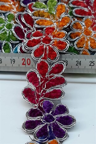 Yonca Desenli Antik Şerit Güpür