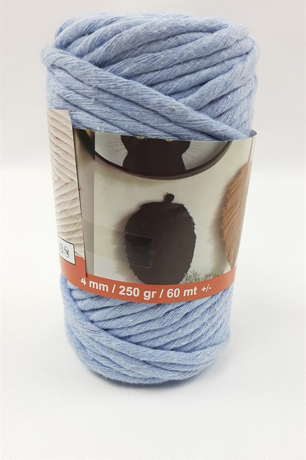Light Baby Blue Twisted Carding Yarn