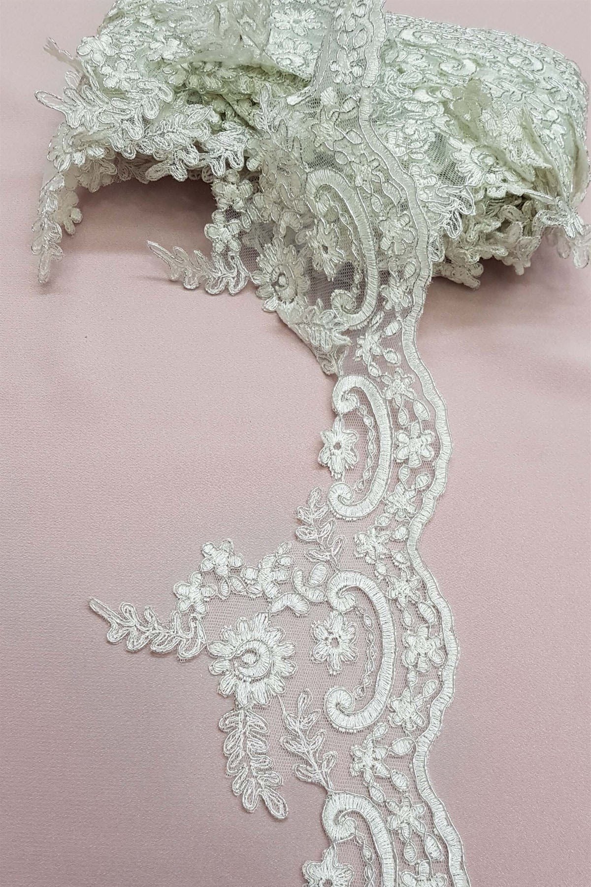   Krem Fransız Güpür Dantel 