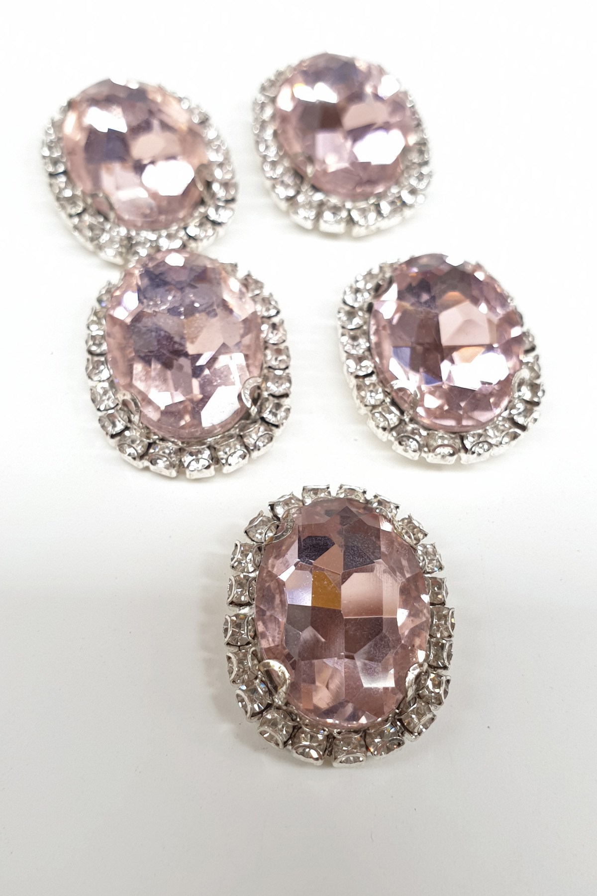 Açık Pembe Oval Kasalı Dikme Taş