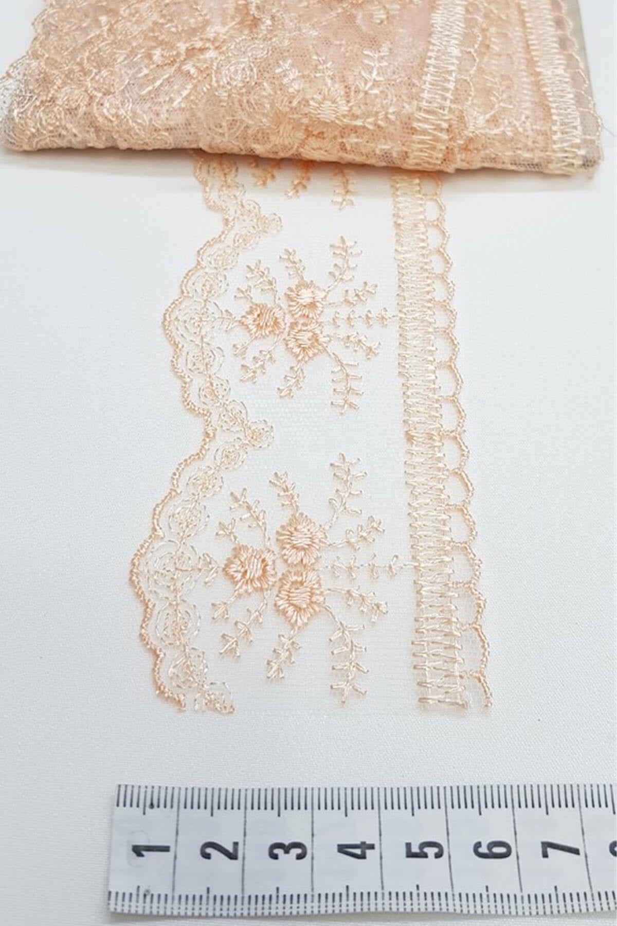 Açık Turuncu Çiçek Desenli Kenar Dantel