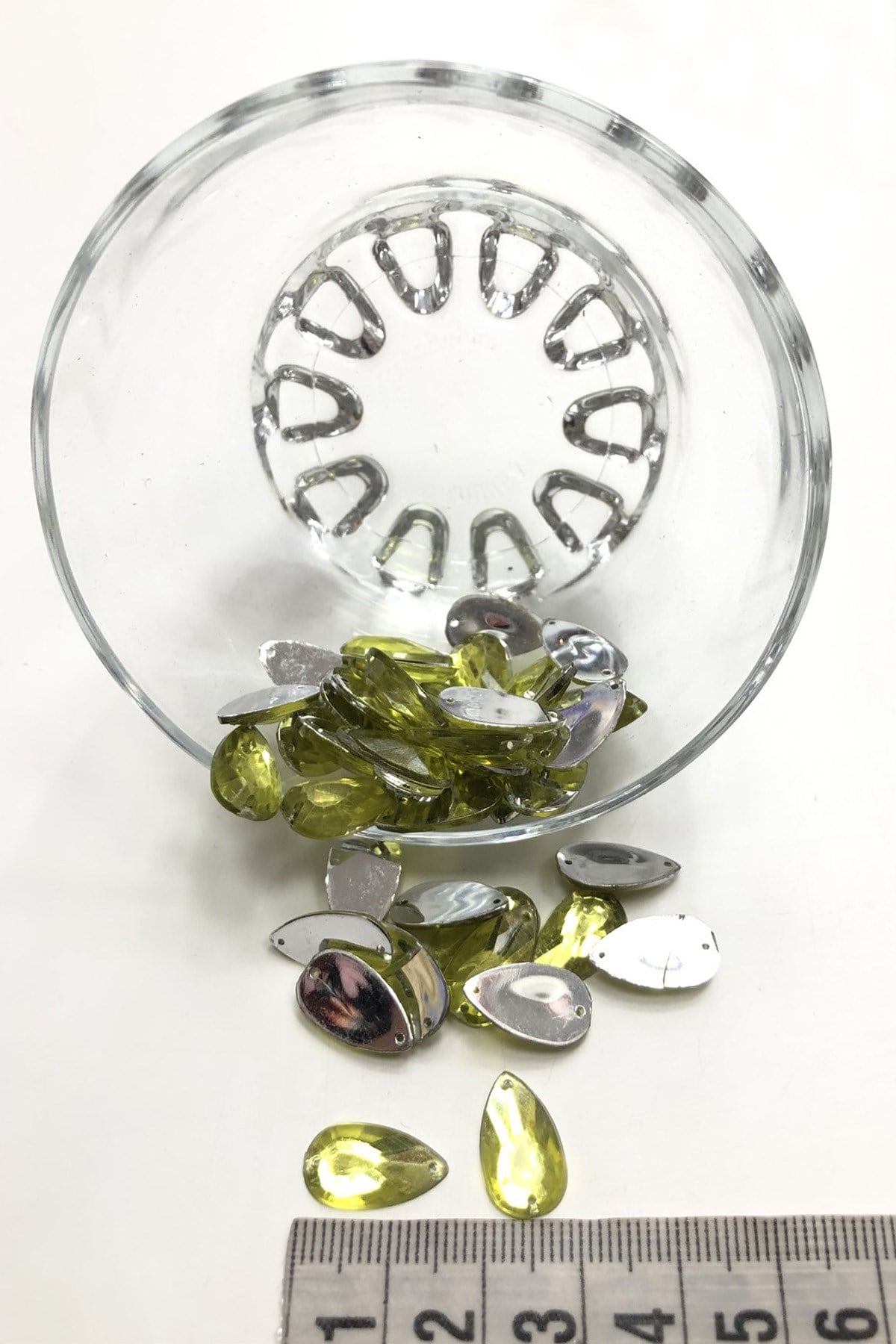 Light Green Plastic Drop Stud Stone 20 gr
