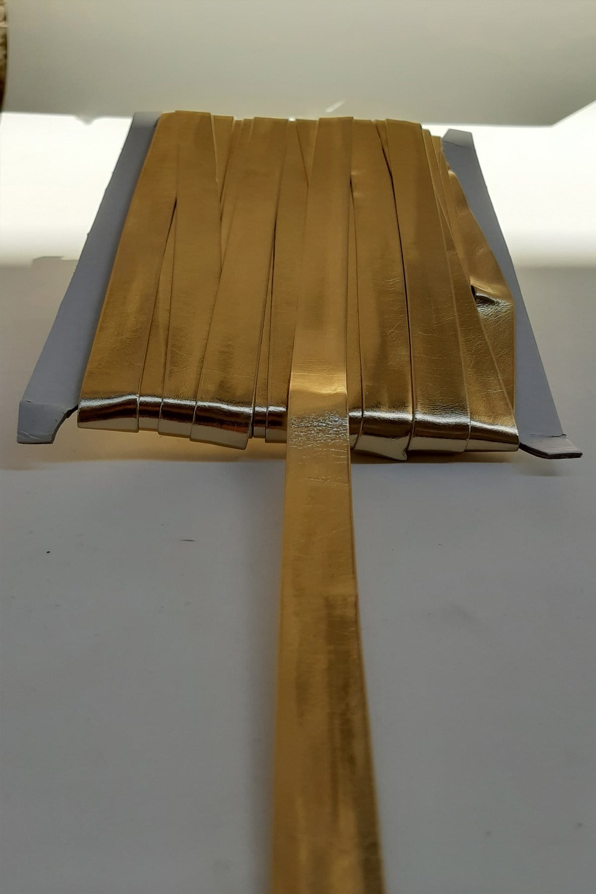 Altın Sarıyı Biye Deri Şerit 1,5 Cm