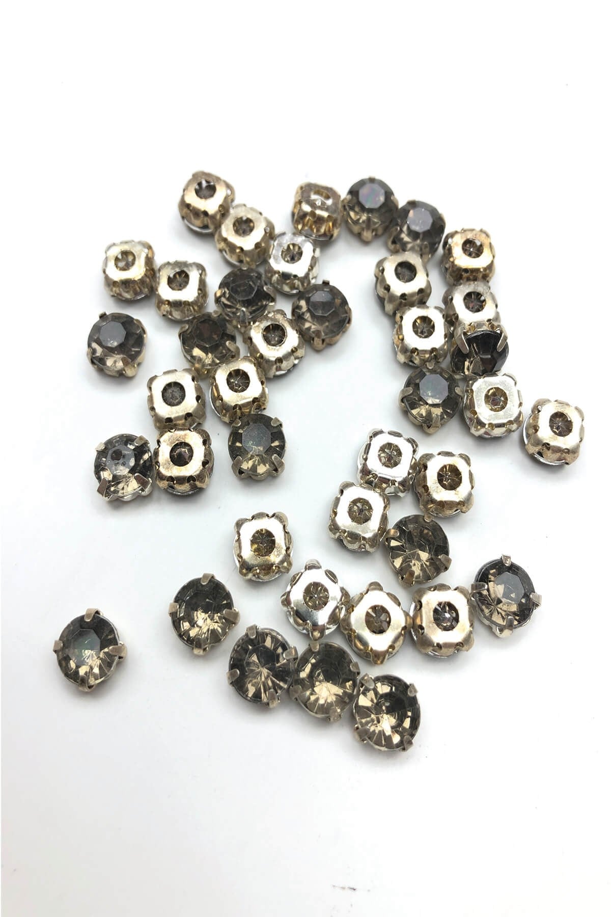 Anthracite Smoked Cased Plastic Studded Stone 25 pcs