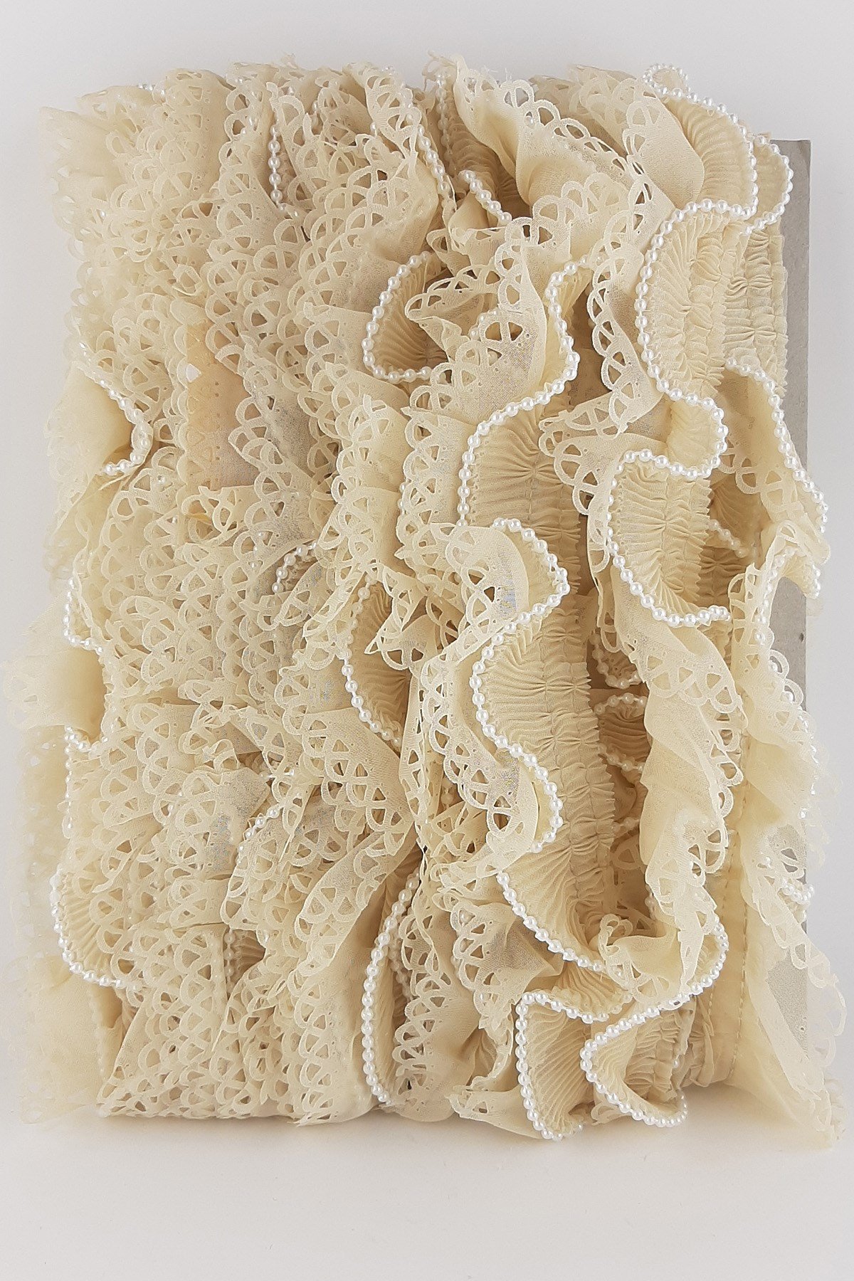 Bej Rengi İncili Plise Fırfır