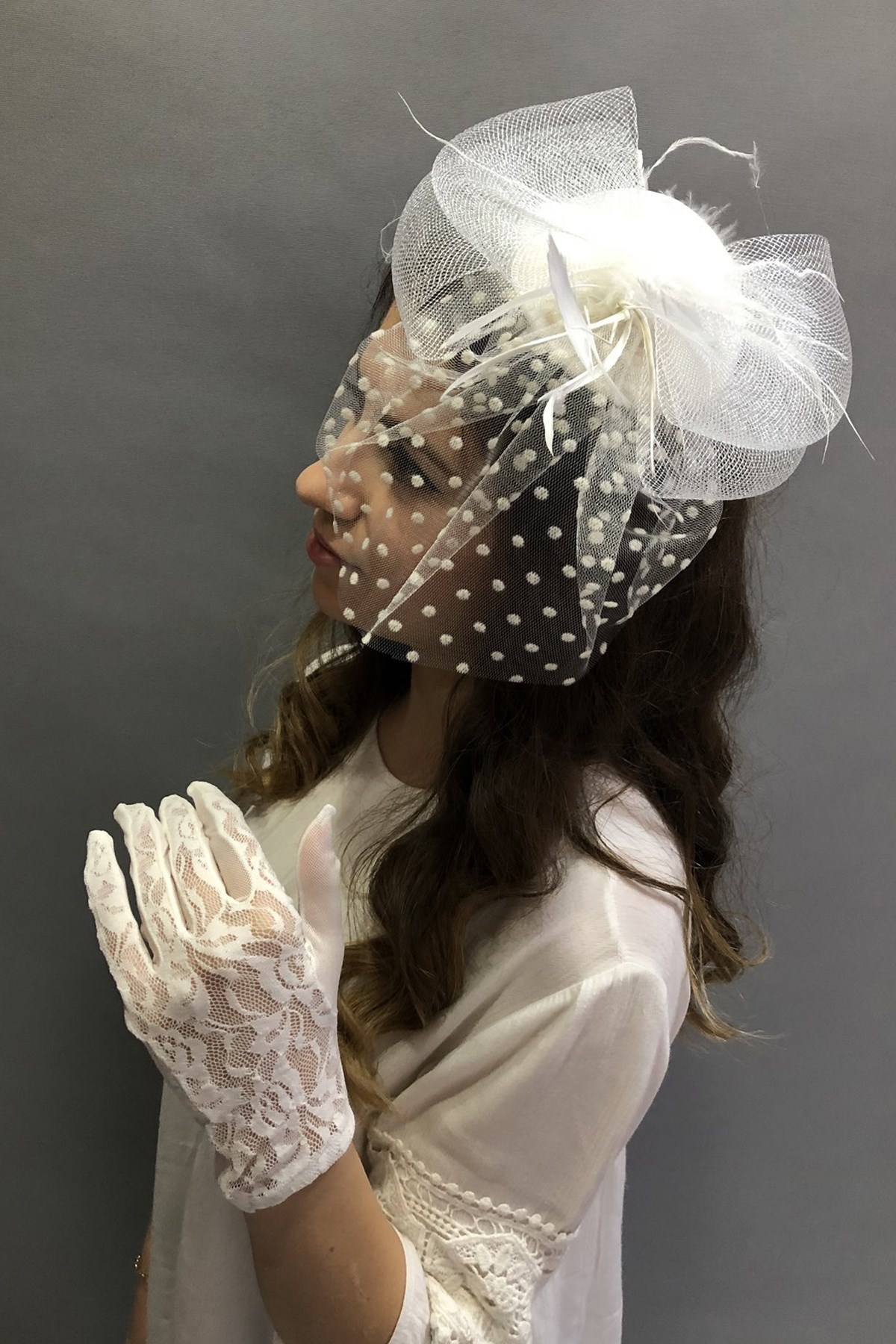 Beyaz Eldiven-Puantiyeli Vualet Nikah Şapkası
