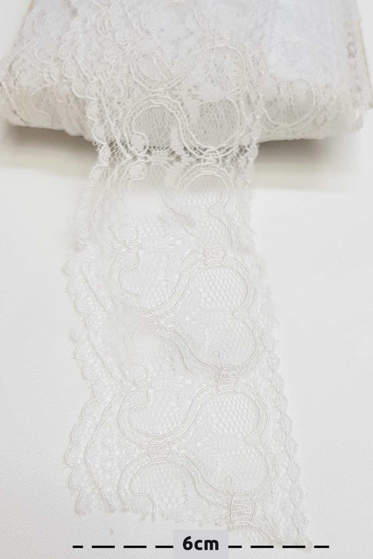 Beyaz Kolalı Kuğu Dantel 6 cm