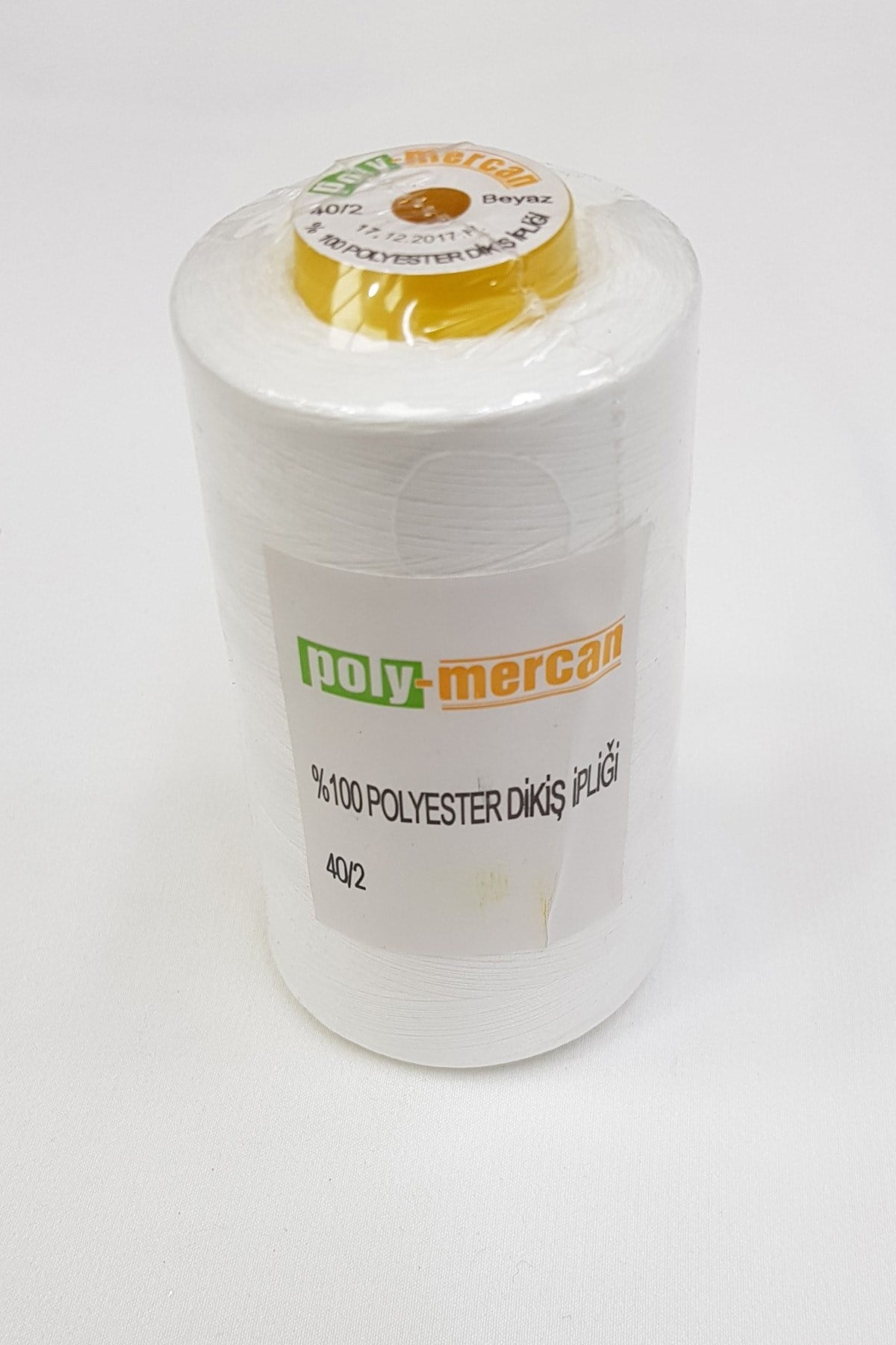 بكرة خيط الحياكة البوليستر الأبيض