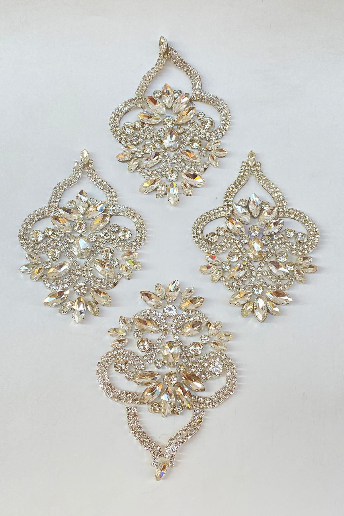 Beyoğlu Ve Mekik Taşlı Ütüyle Yapışan Parlak Aplik Apolet