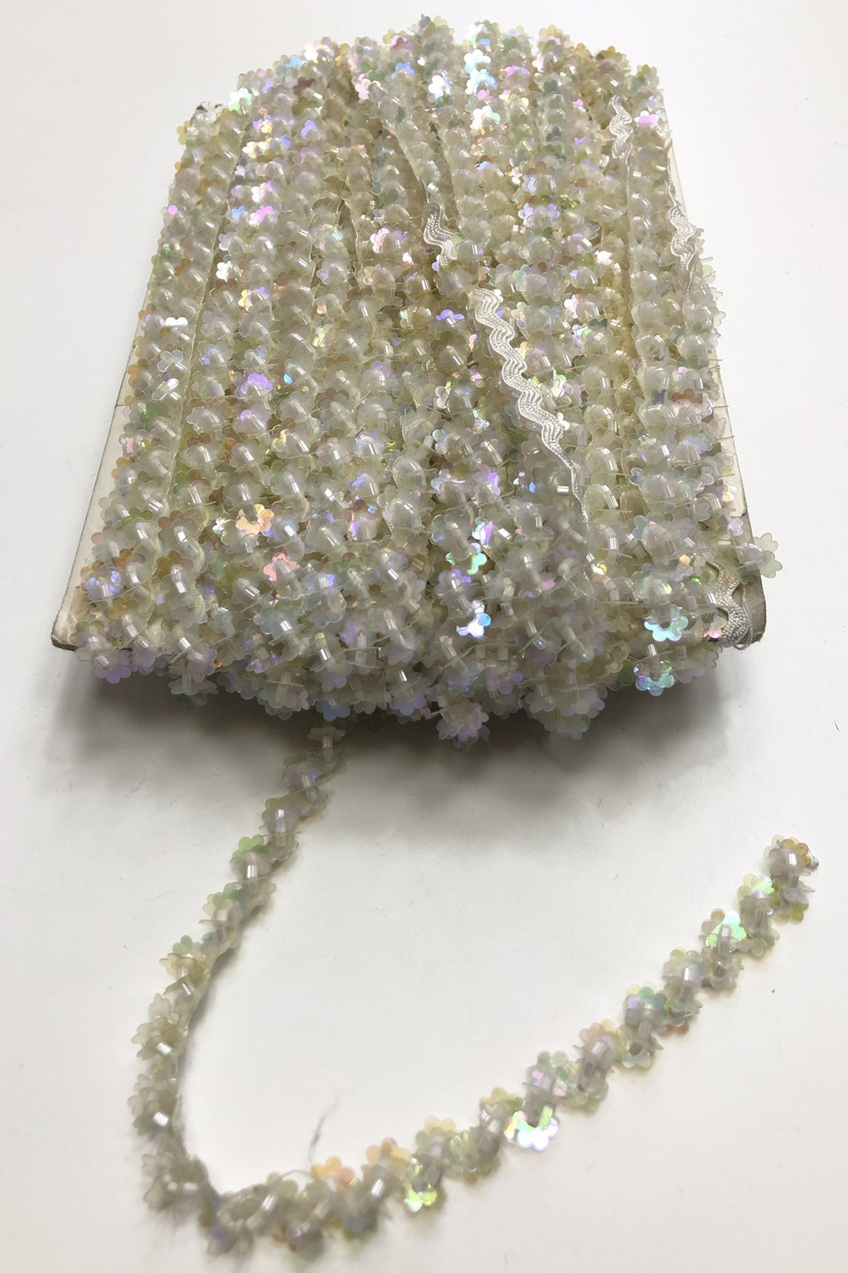 White Flower Bead Embroidered Ribbon 1 cm