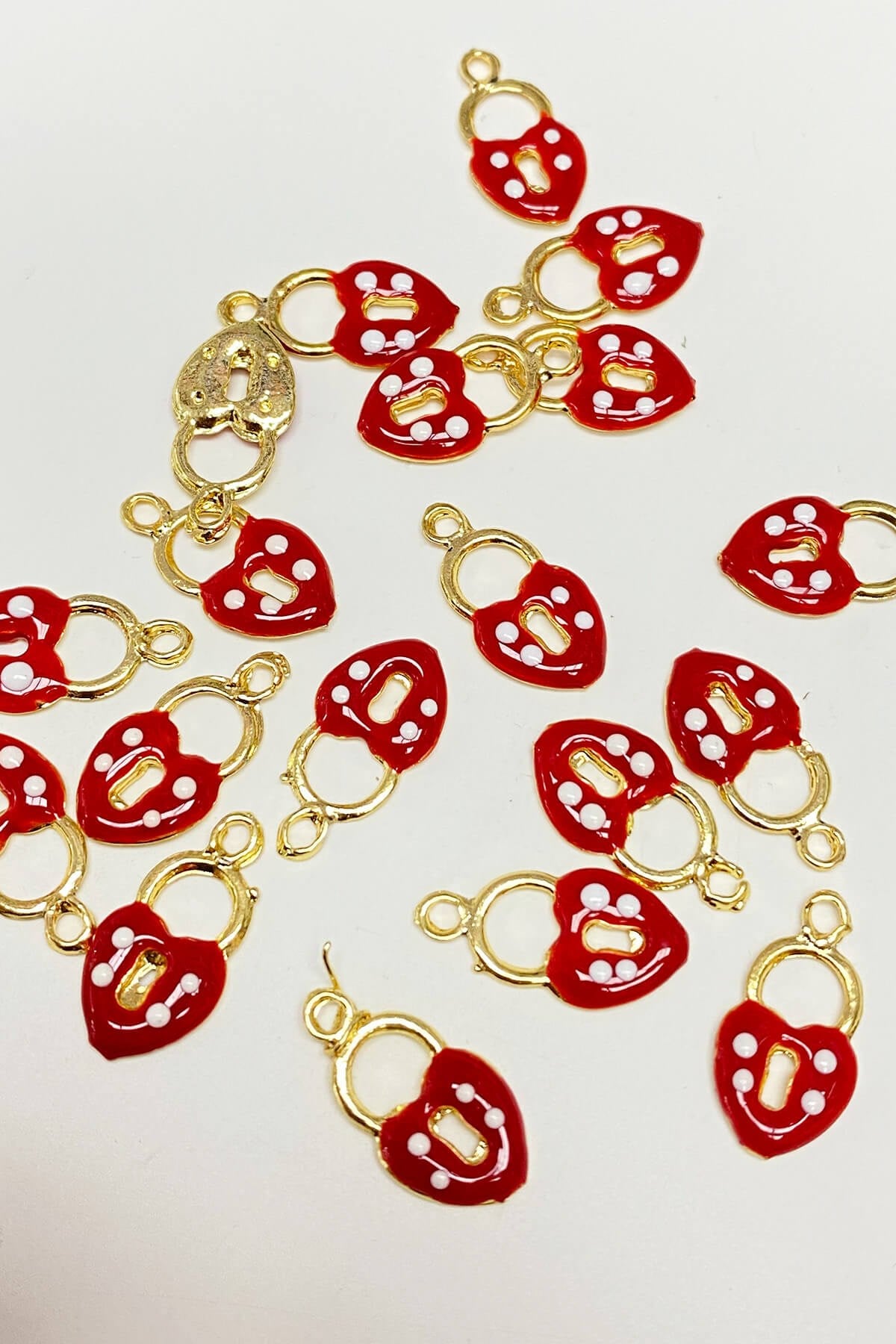 Claret Red Heart Model Pendant 1 Piece