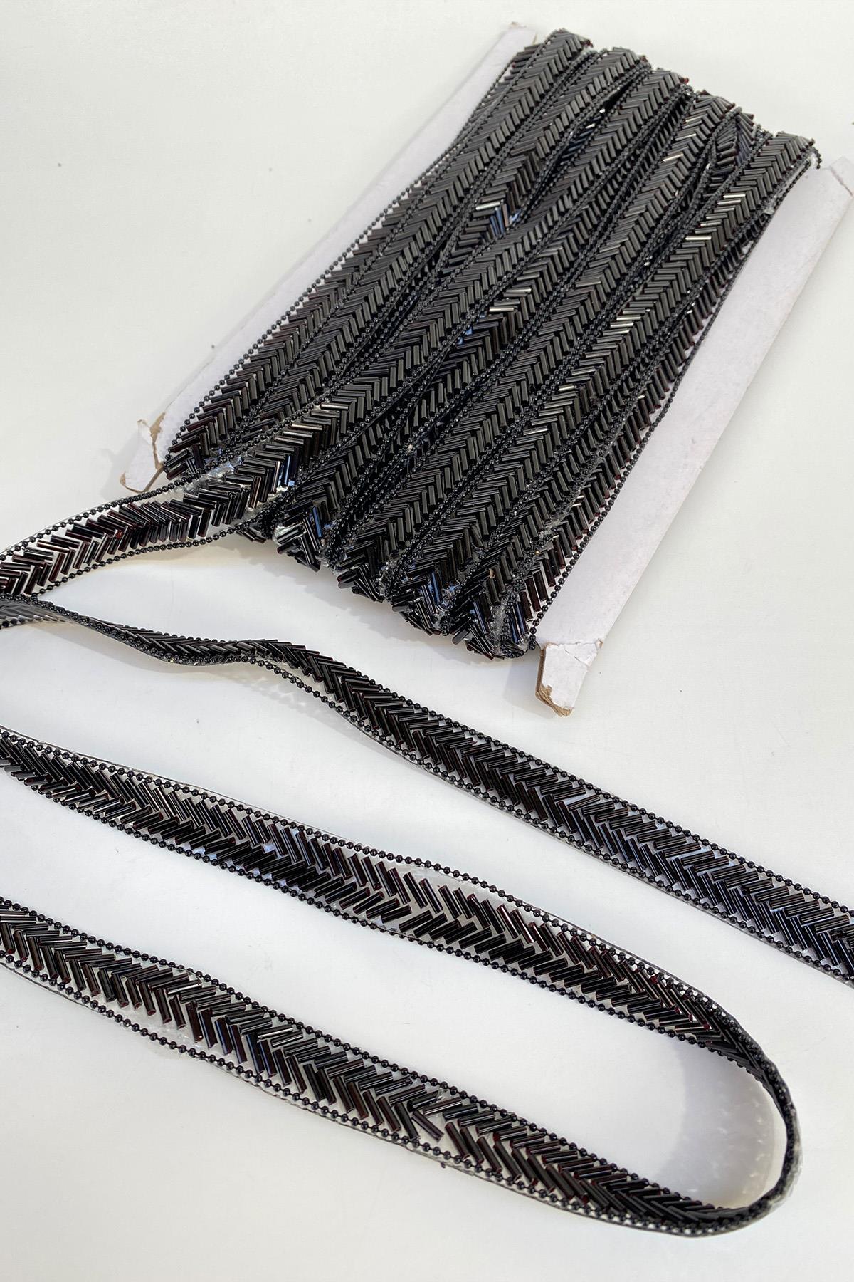 Boru Boncuk Ve Zincirli Ütüyle Yapışan Taşlı Şerit Aplik