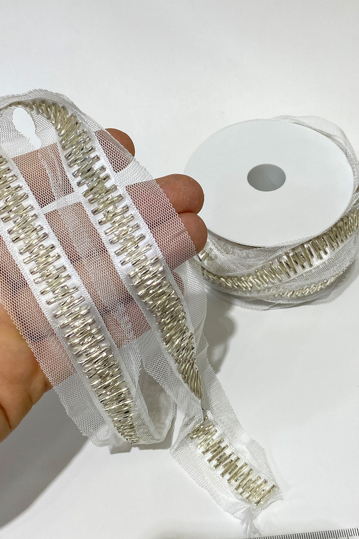 شريط مطرز بالخرز الأنابيب الملتوية 1 متر
