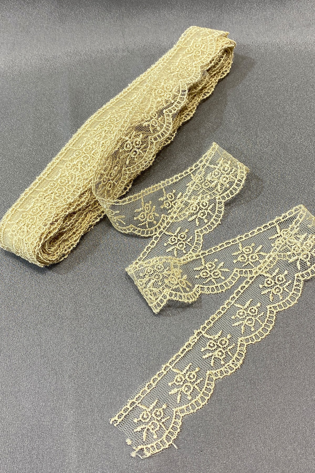 Floral Pattern Edge Guipure Lace Scallop 9 mt