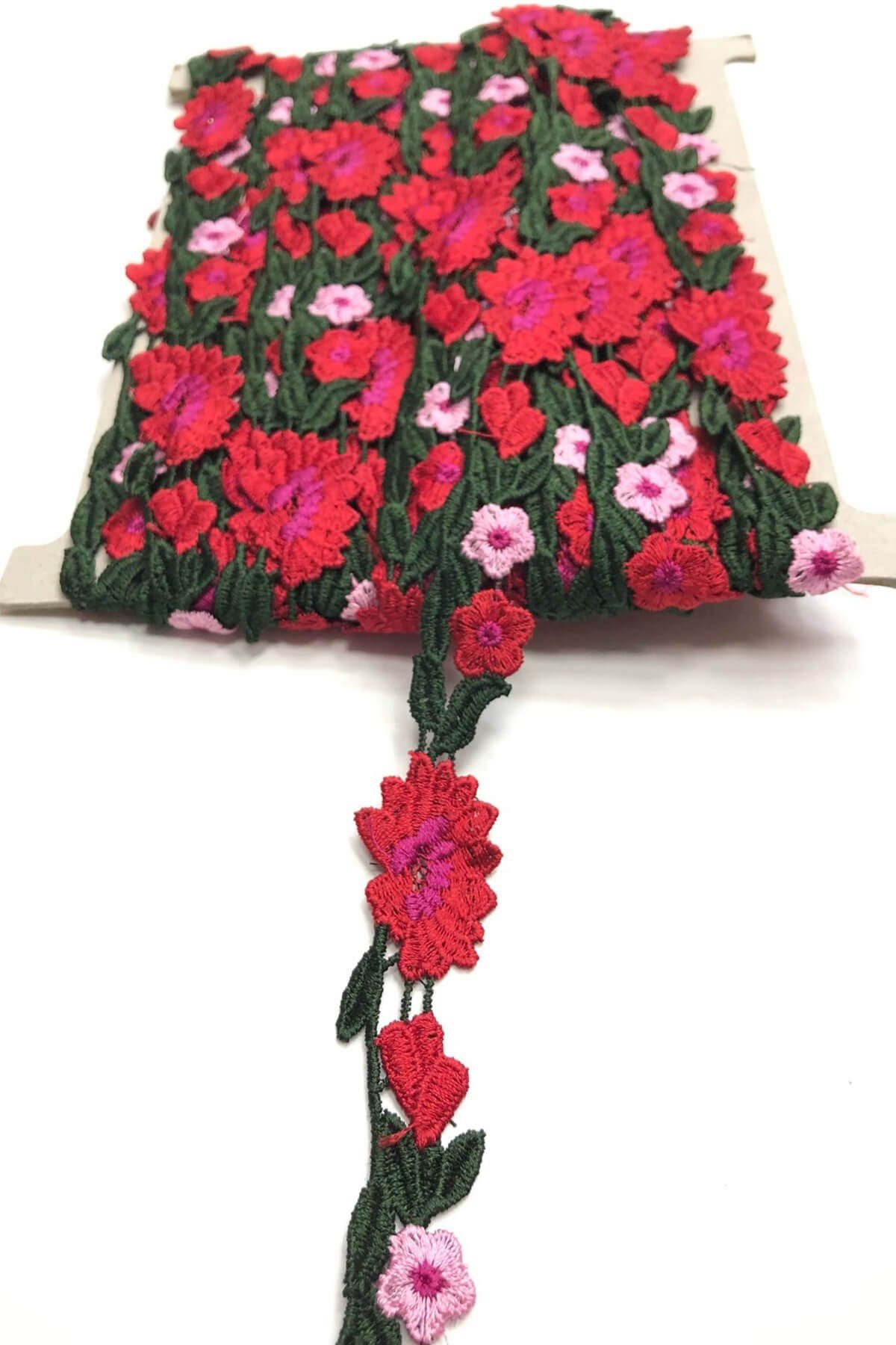 Çiçek Desenli Aplik Şerit 2 cm