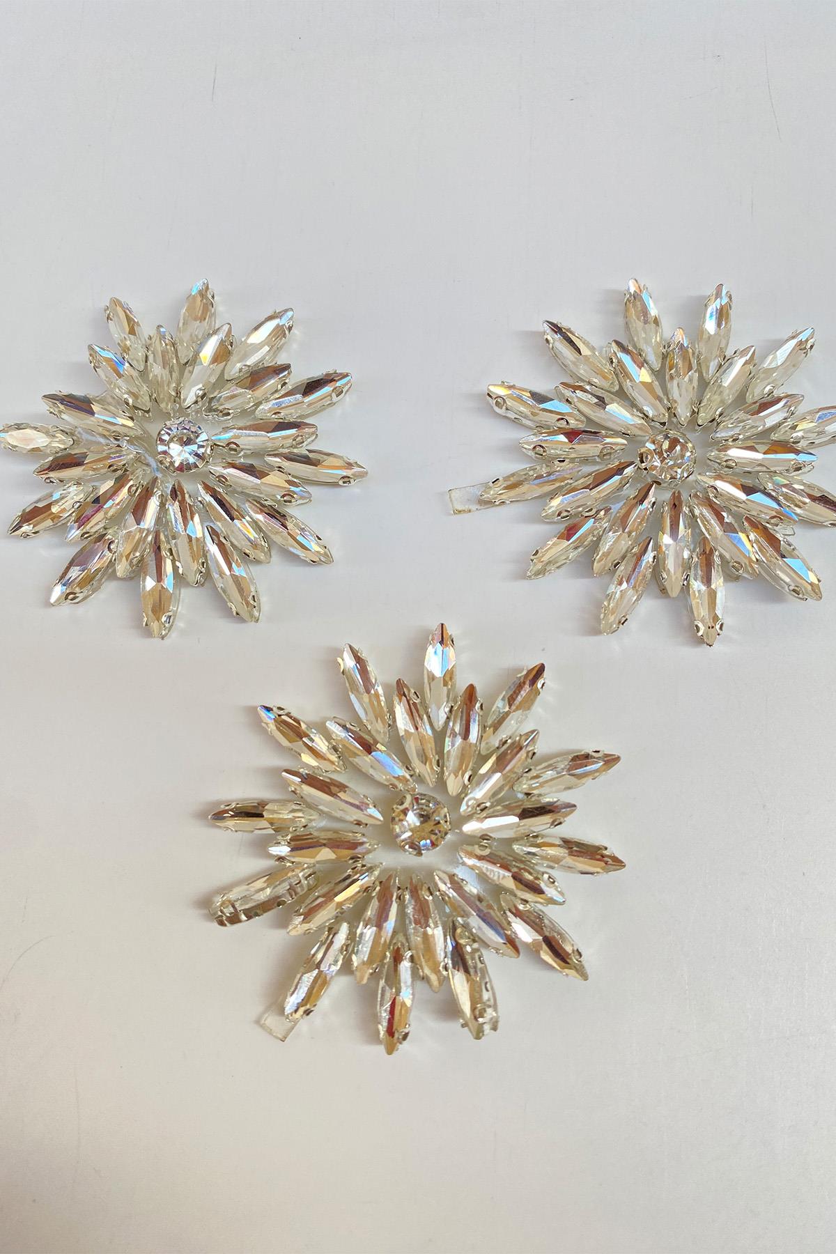 Çiçek Desenli Ütüyle Yapışan Parlak Taşlı Aplik