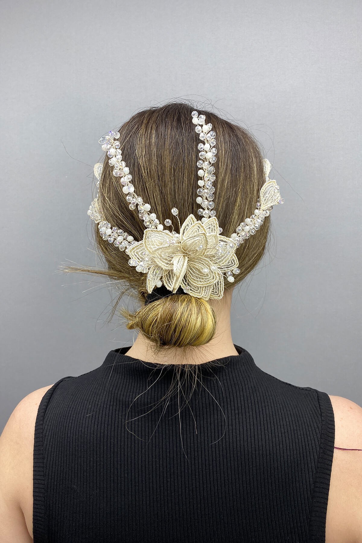 Çiçek ve Kristalli Helen Gelin Saç Aksesuarı | Hayalperest