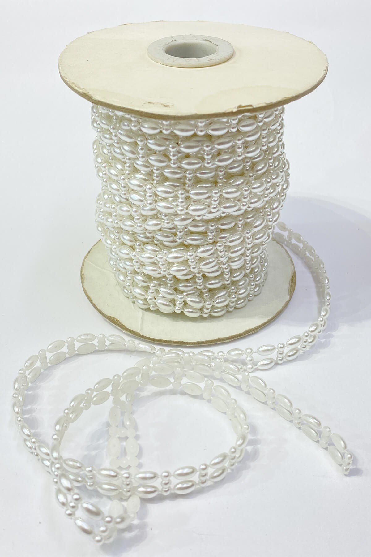 Patterned Half Plastic Strip Pearl 10 mt