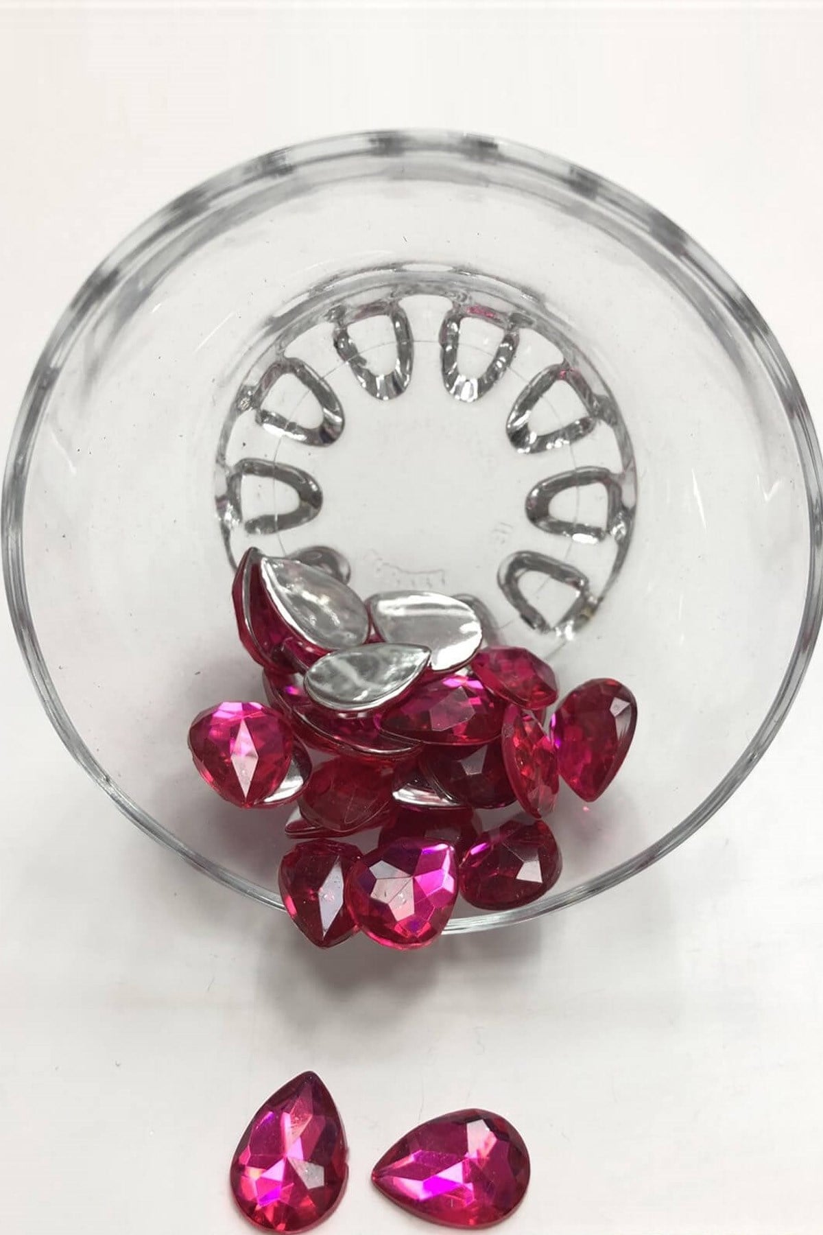 Fuchsia Drop Plastic Stitching Stone 20 gr