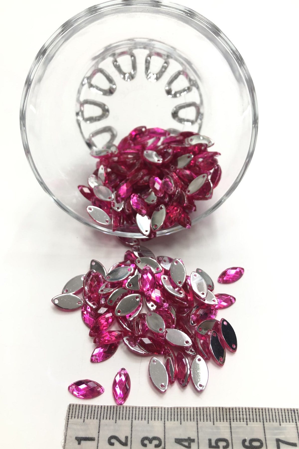 Fuchsia Shuttle Plastic Stud Stone 20 gr