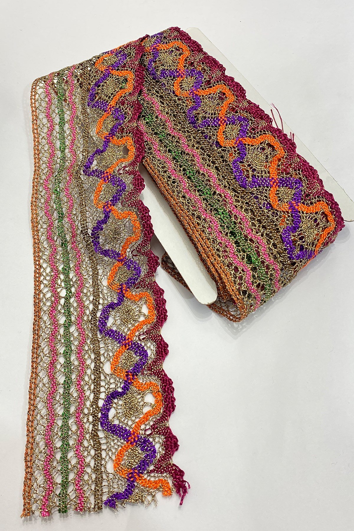 Fuşya Simli Dantel İşlemeli Antik Şerit