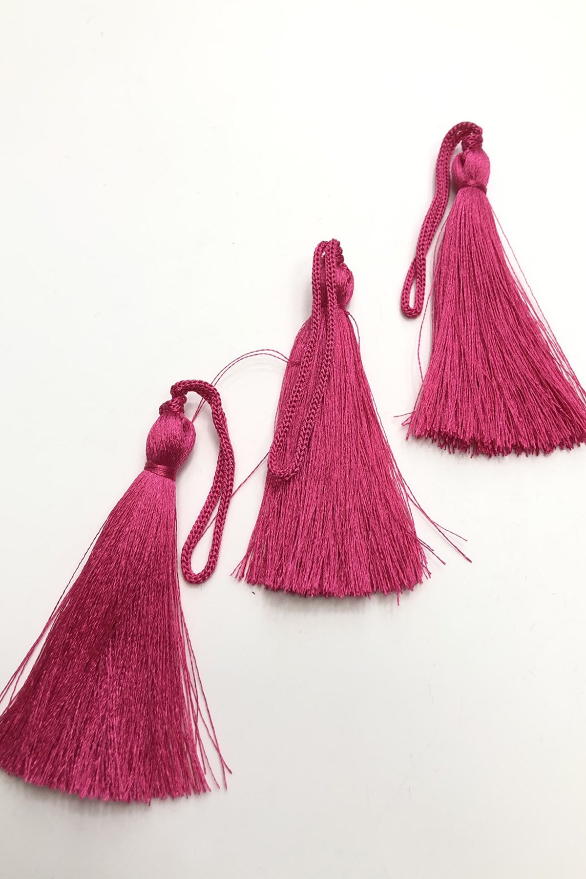 Fuchsia Single Tassel 10 Pieces 7 cm