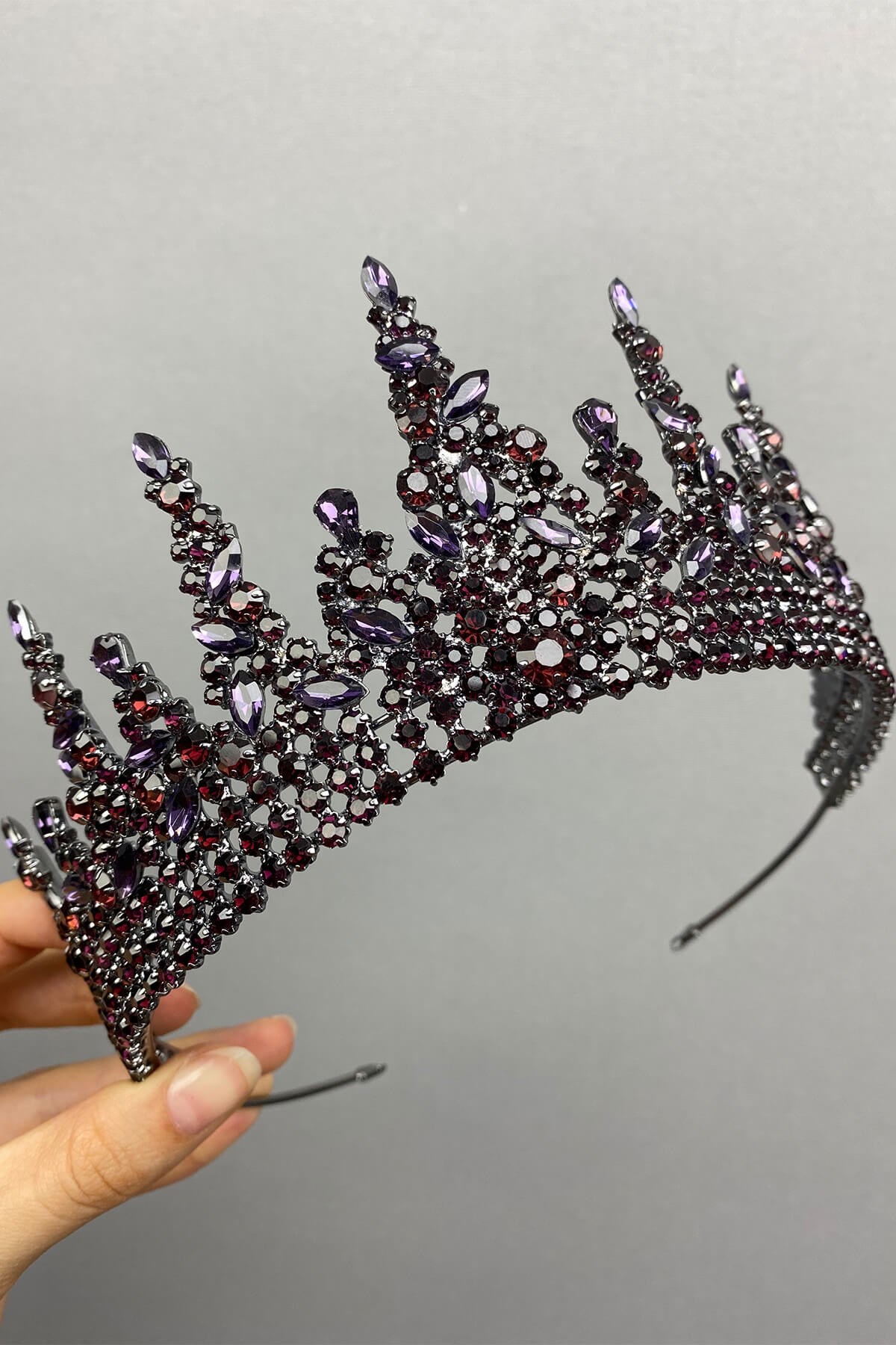 Gatria Model Purple Bridal Henna Crown