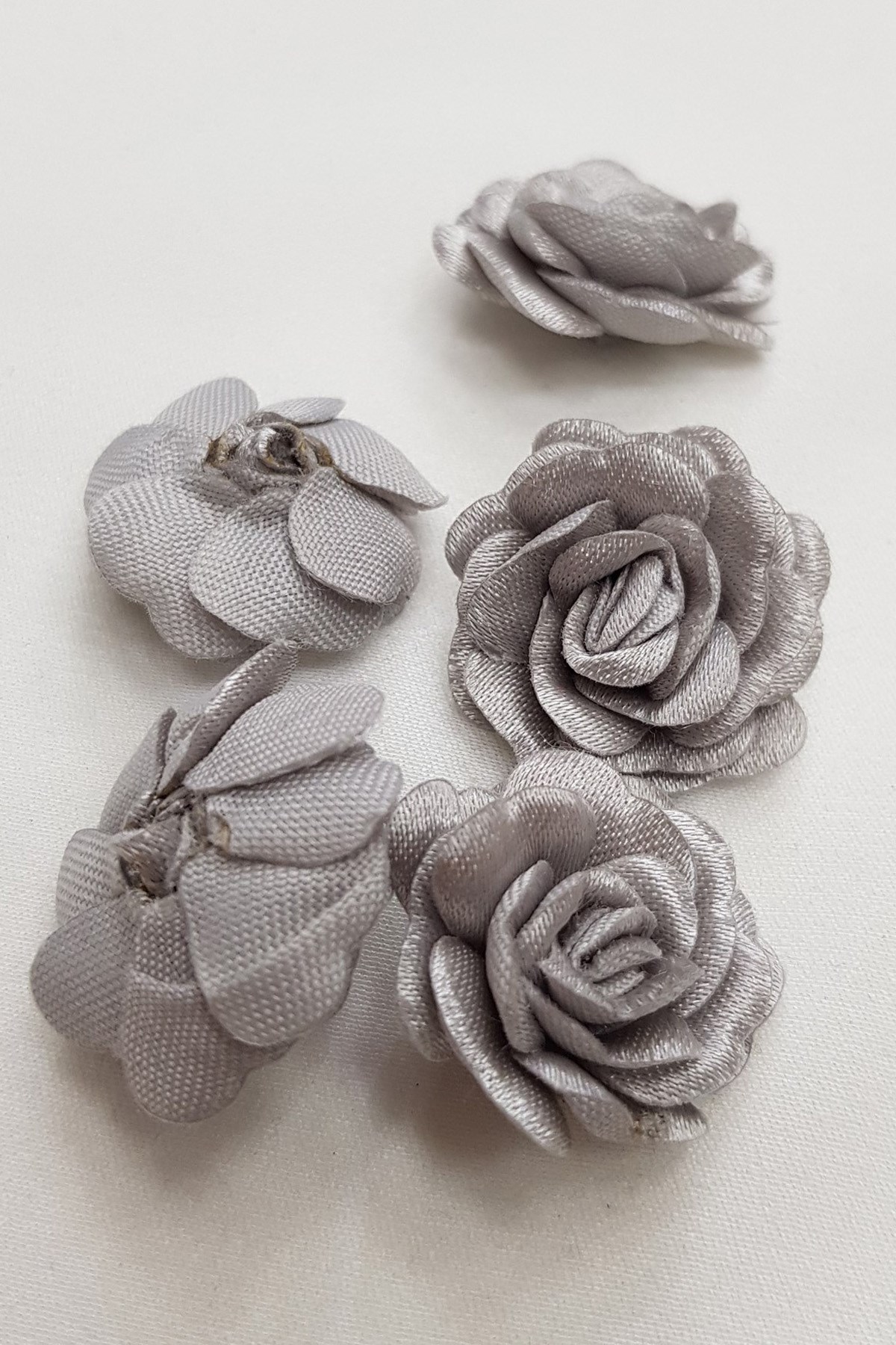 Gri Saten Katmerli Gül  10'lu