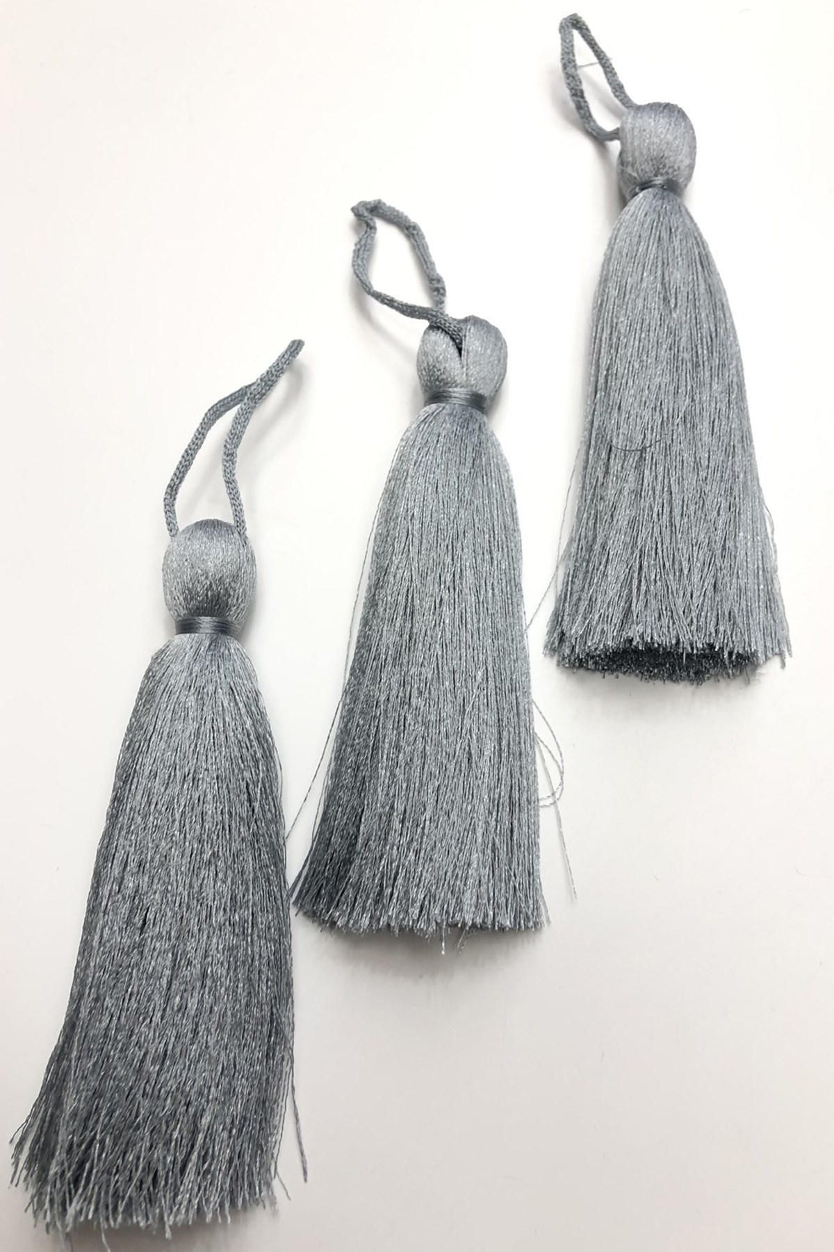 Gray Single Tassel 10 cm 1 piece