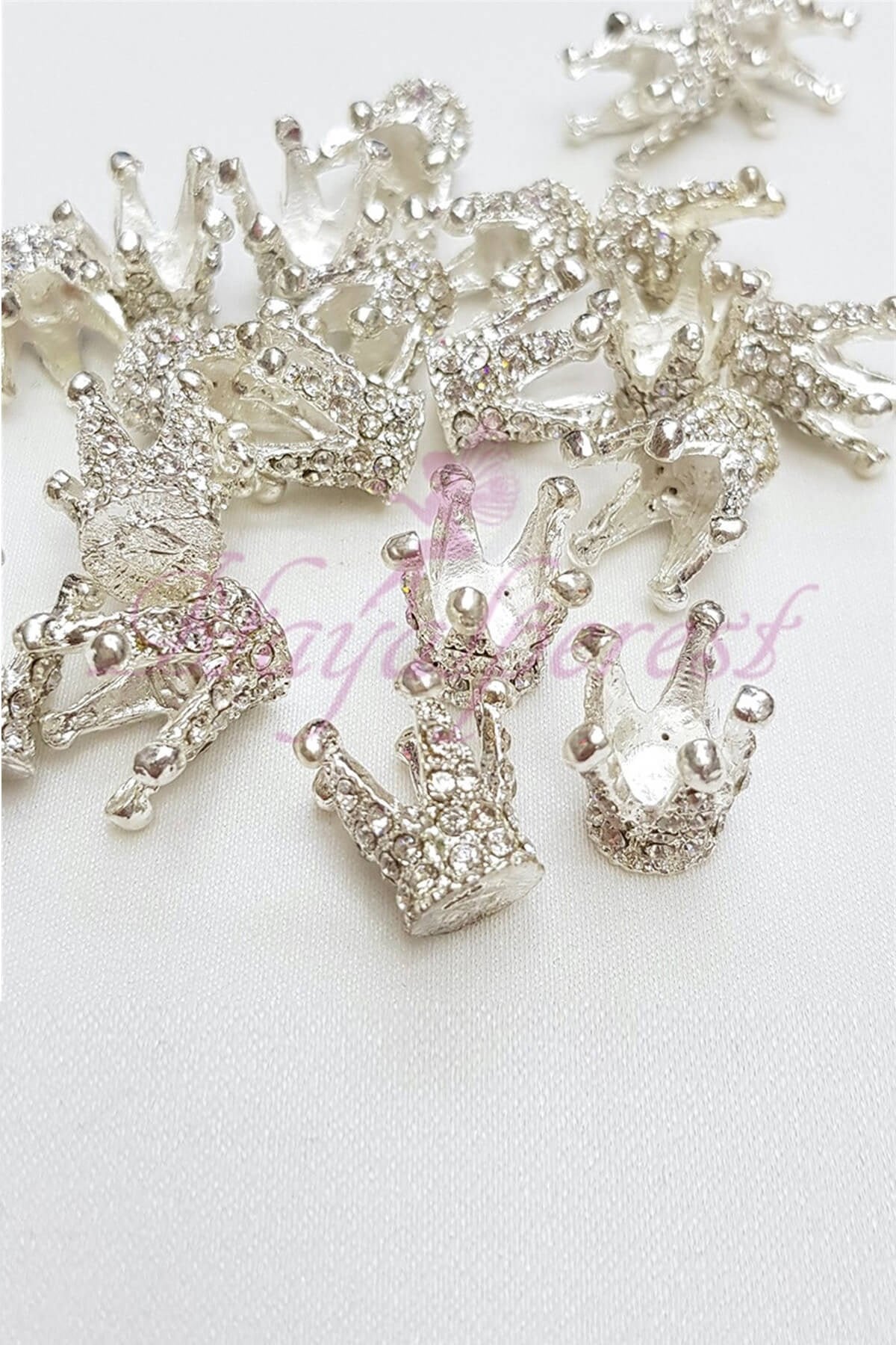 Gümüş Kral Tacı Broş