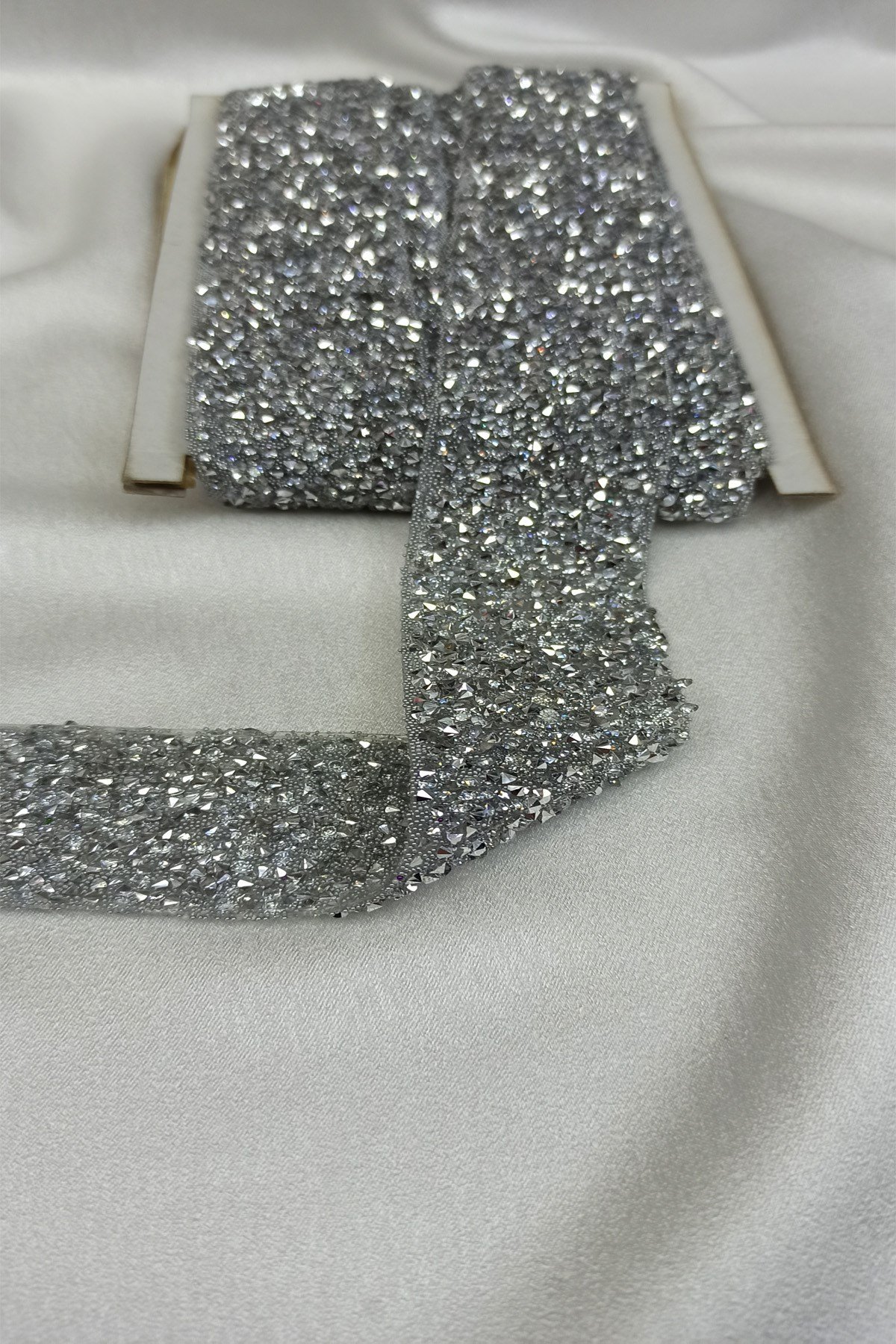 Gümüş Rengi Ütü İle Yapışan Şerit 4 cm