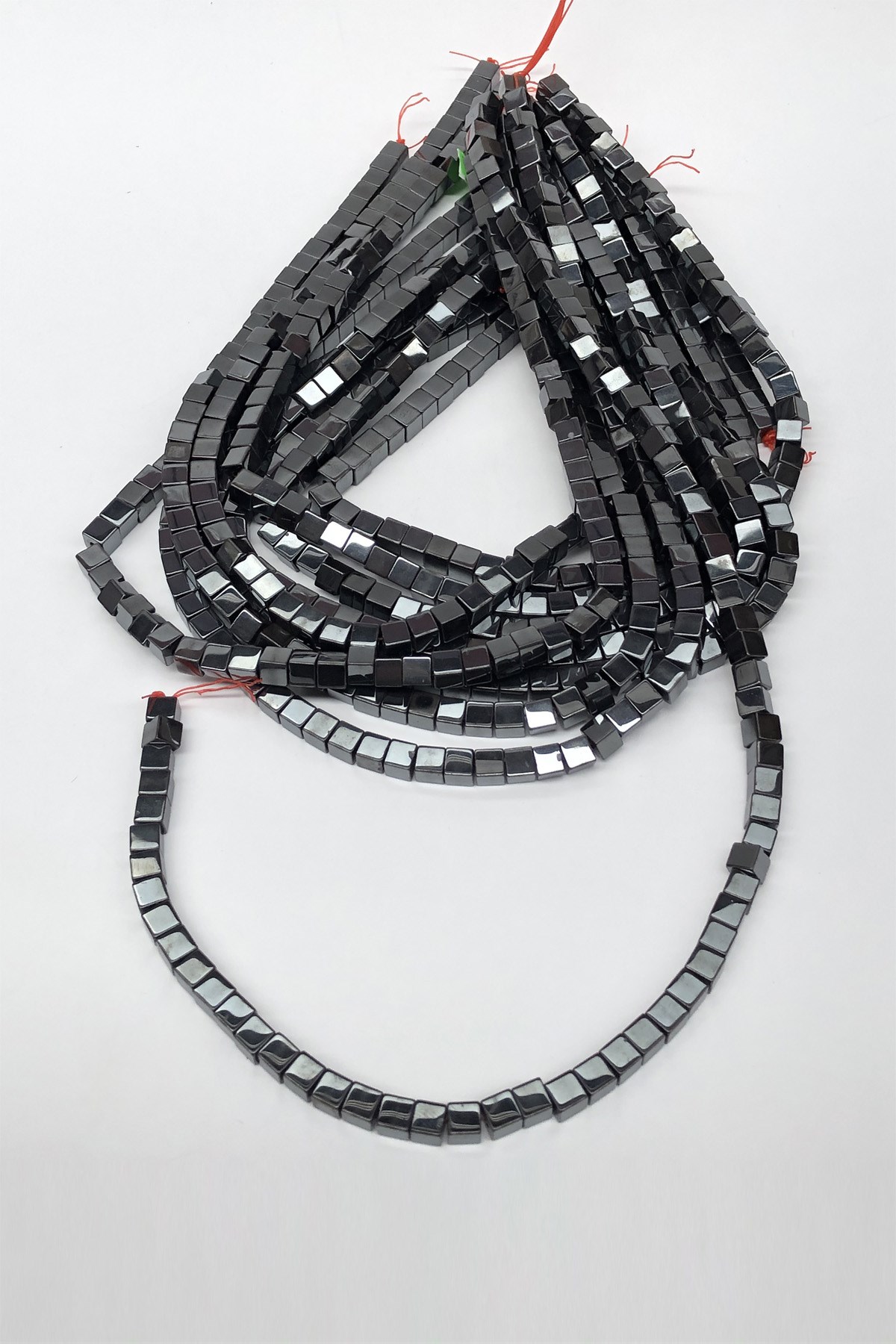 Hematit Büyük Kare Taş Boncuk