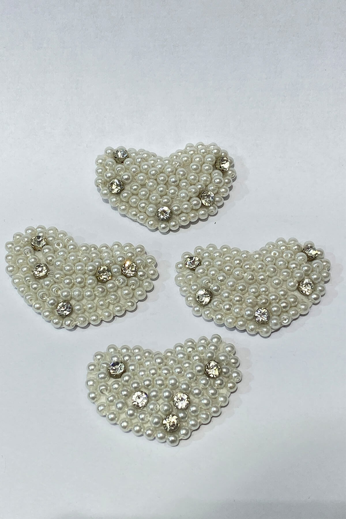 İnci Boncuklu Taşlı Kalp Desen Aplik 1 Adet