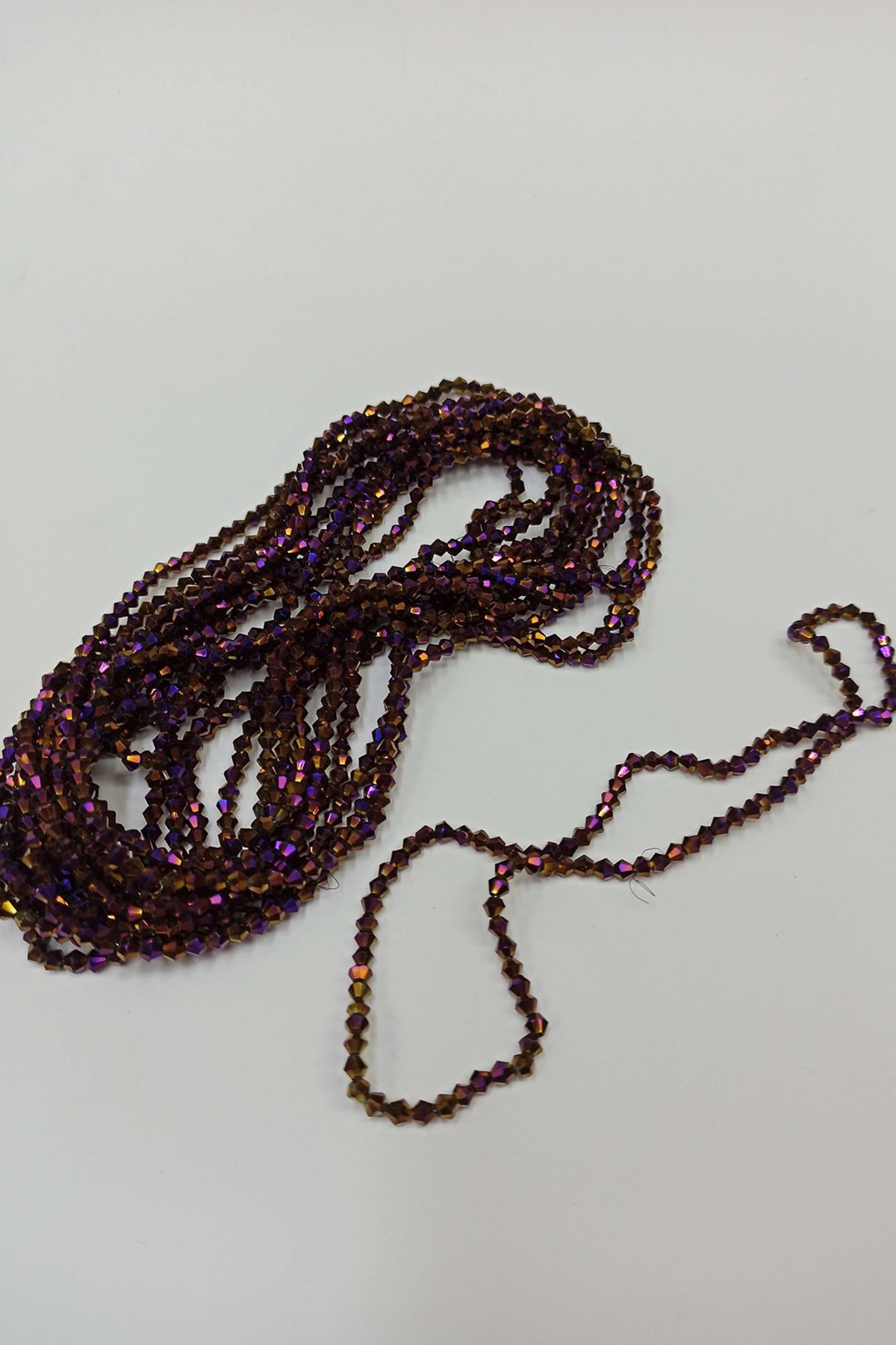 Janjanlı Kahverengi Kristal Boncuk Piramit 4 mm