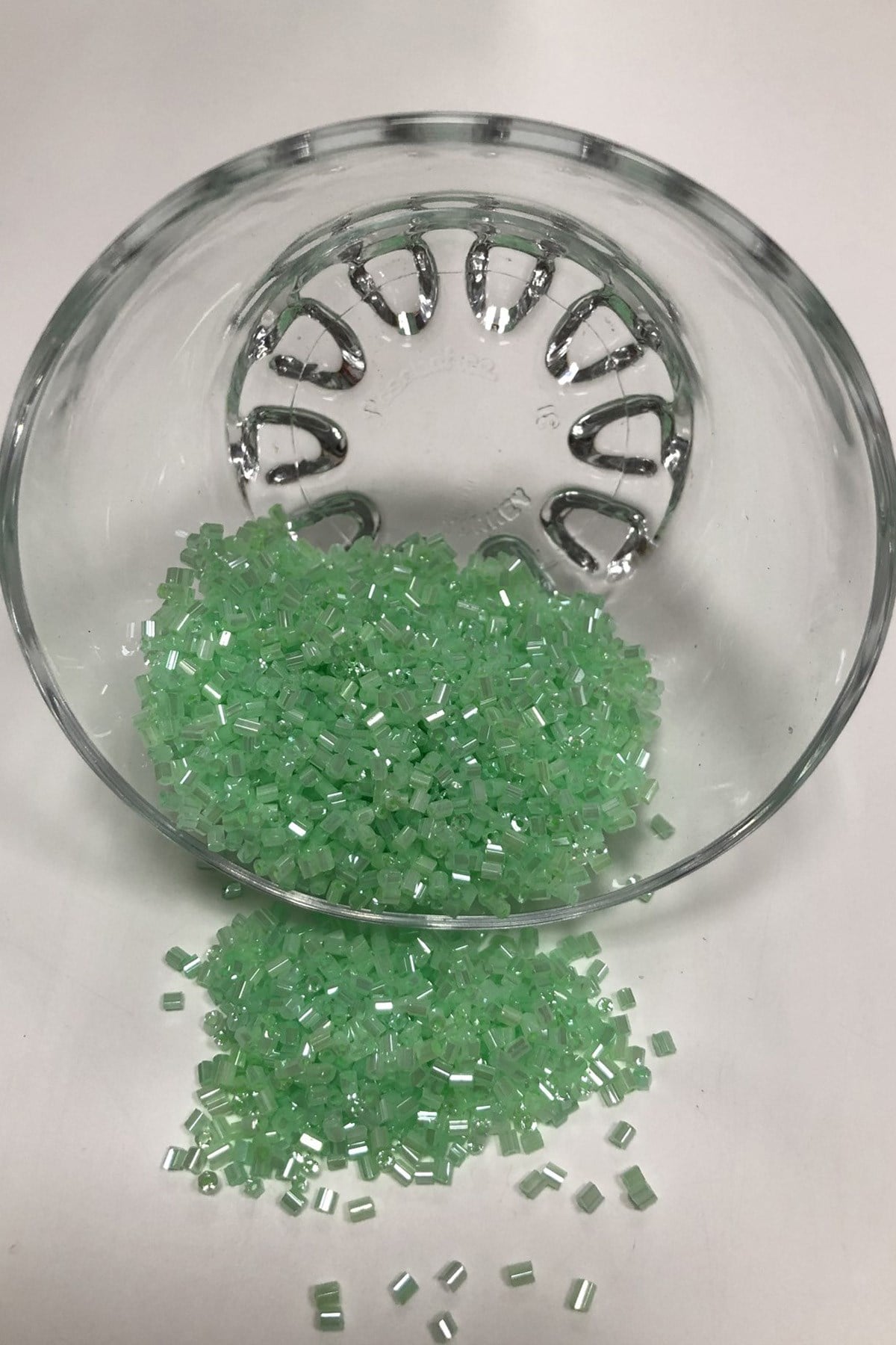 Cut Beads Soft Green (2-2.5mm)