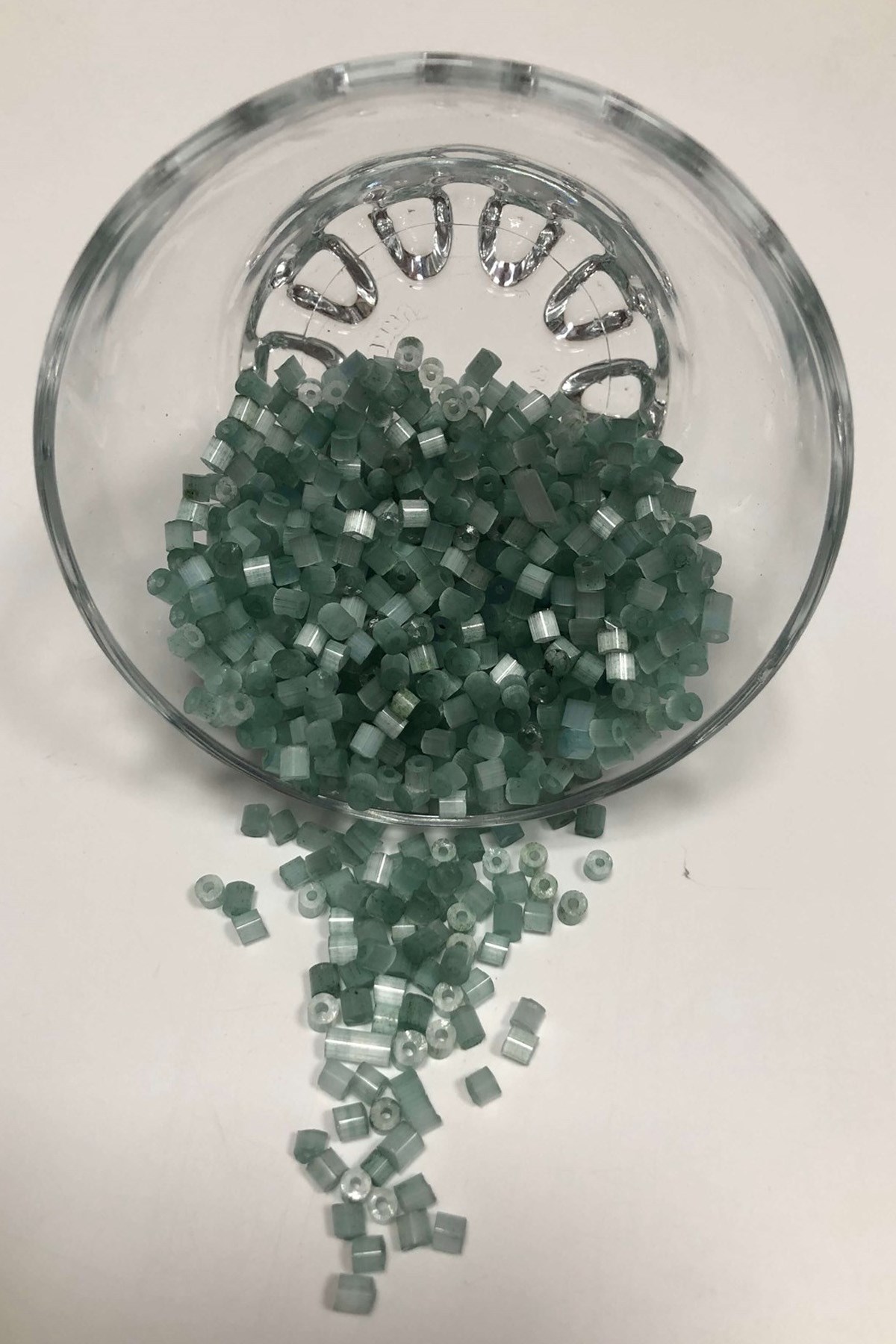 Dark Green Mother of Pearl Coarse Cut Beads (2-2.5mm)
