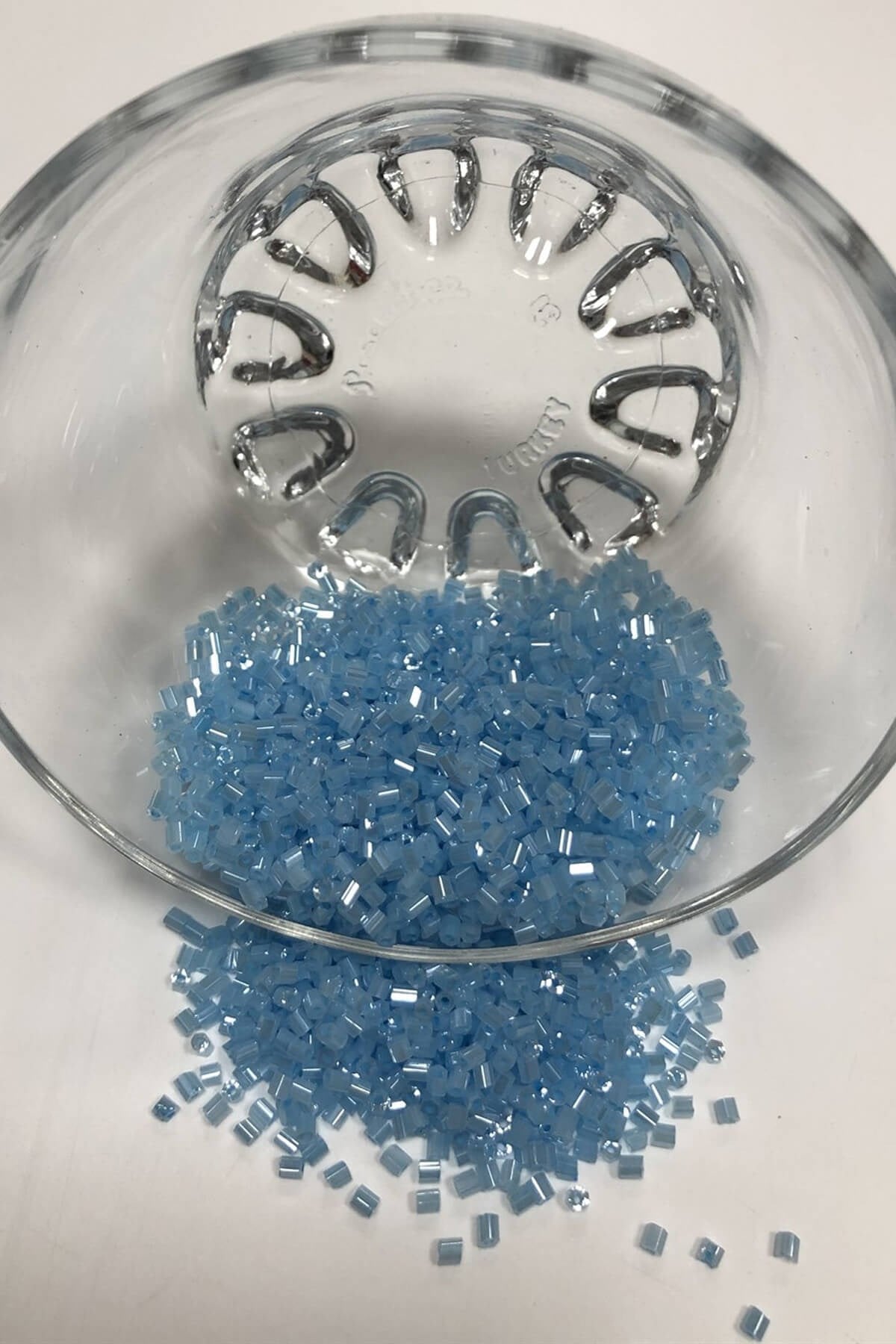 Shiny Baby Blue Cut Beads (2-2,5mm)