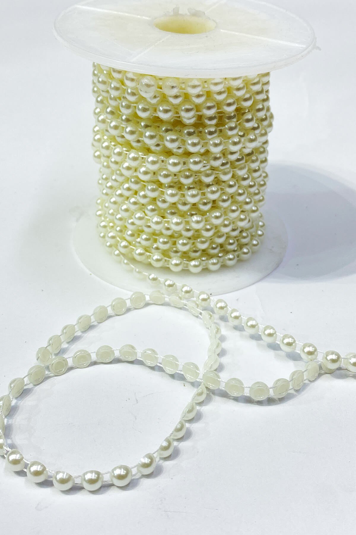 Kırık Beyaz Plastik Şerit Yarım İnci 6 mm 10 mt